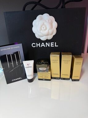 CHANEL Sublimage Gold Skincare Set  minis, new with bag